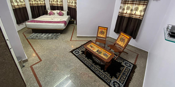 In-Room-Dining-Service