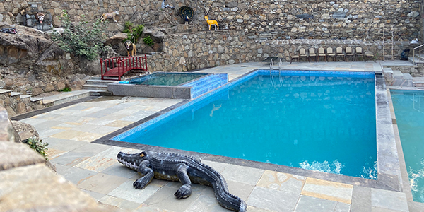 Outdoor-Swimming-Pool
