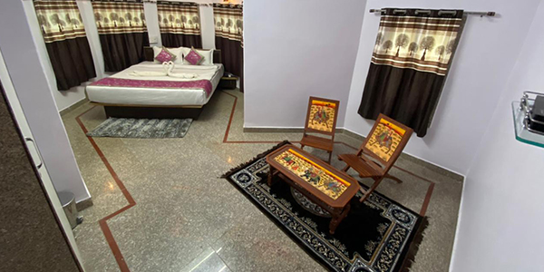 Working-Desk-&-Chair